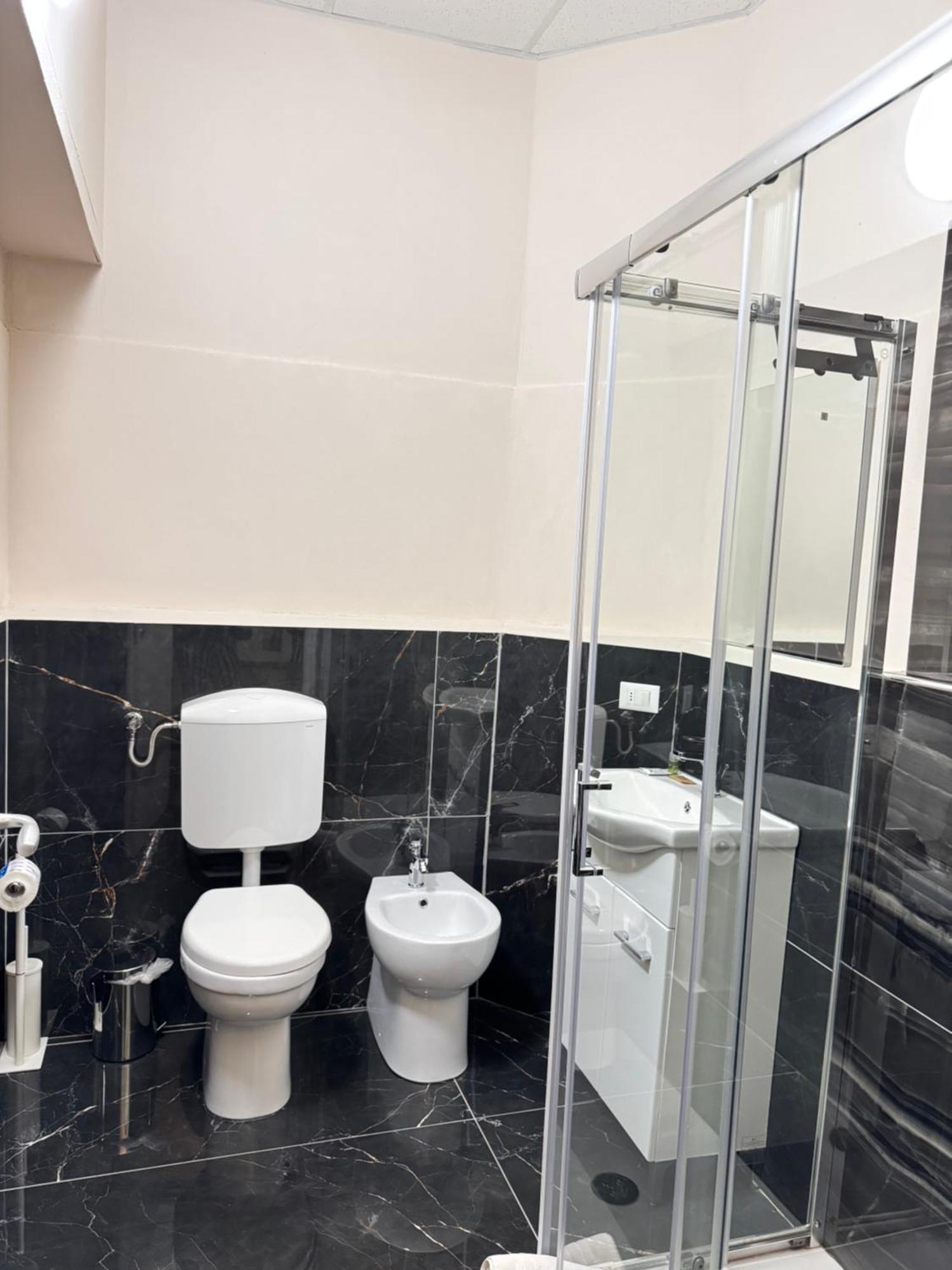 Cattaleya Rooms ฟลอเรนซ์ ภายนอก รูปภาพ